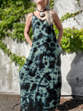 loose fitting style with pockets and adjustable straps
