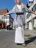 fits up to size 3x, fab worn with a belt