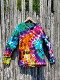 cotton Henley shirt with 3 button at the nenck, tie dyed in rainbow colors