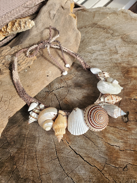 11 mixed shell choker