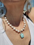 white pearls n3cklace tie short on my neck